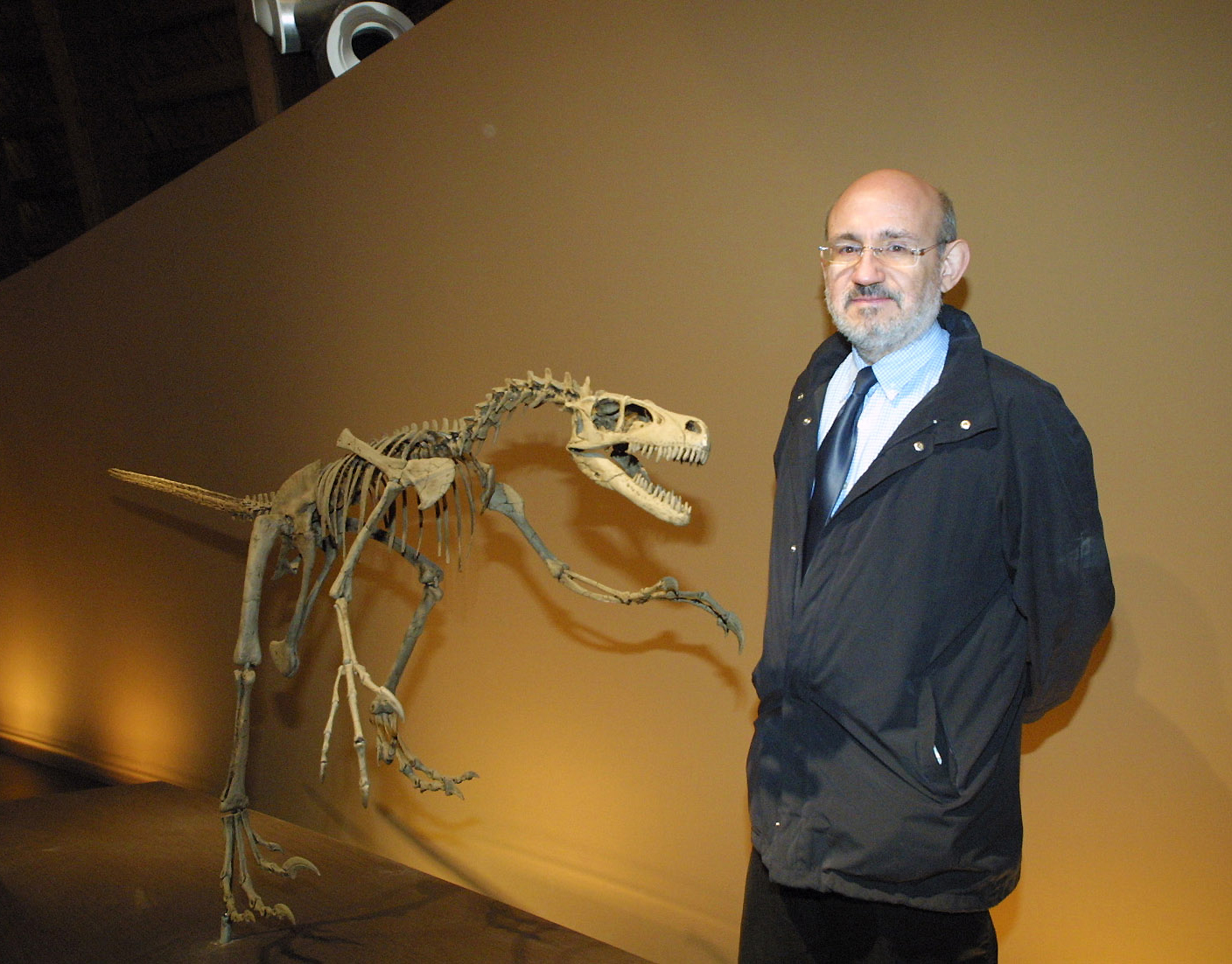 Lee más sobre el artículo JOSÉ LUIS SANZ GARCÍA: «Monográfico sobre los dinosaurios»