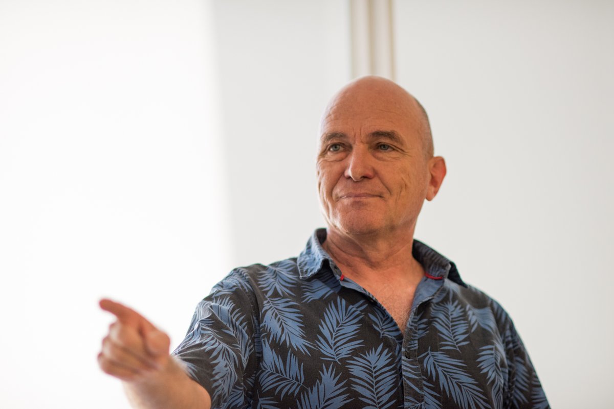 Lee más sobre el artículo CARLUS PADRISSA: «Hablamos con este actor, director de teatro, ópera y cine; alma mater de La Fura dels Baus. En la entrevista se abordaron temas como el origen de la compañía, su lenguaje artístico, el espectáculo como experiencia y el Naumon, su barco-escenario. También compartió su visión de la ópera y su paso por el cine con Fausto 5.0. Y sabiendo de la espontaneidad de Carlus Padrissa… era de esperar que otros asuntos salieran a colación durante la entrevista.»
